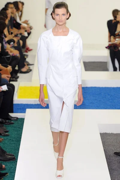 Look 28